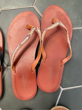 American Eagle Flip Flop